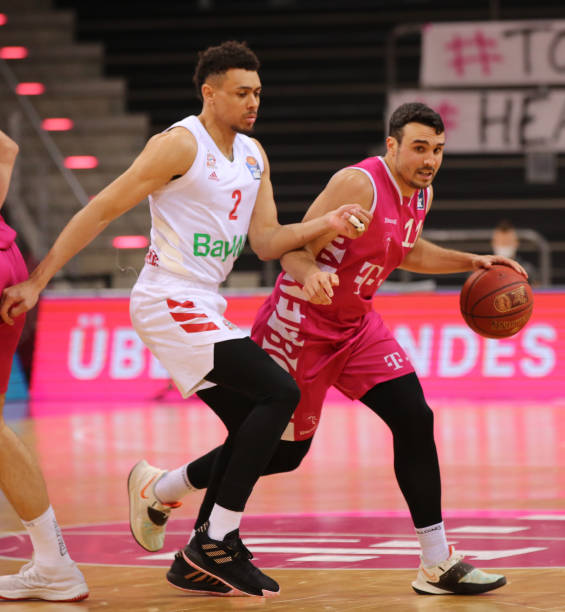 勒布伦的出 勒布伦的出